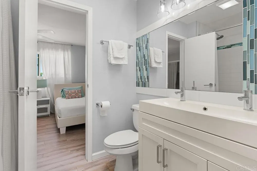 515 Stratford Court #3 Del Mar, CA 92014