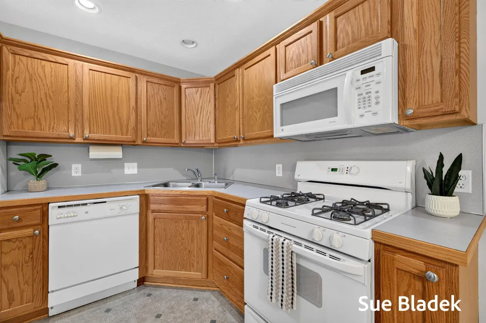 3089 E Crystal Waters Drive #8 Holland, MI 49424