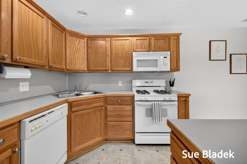 3089 E Crystal Waters Drive #8 Holland, MI 49424