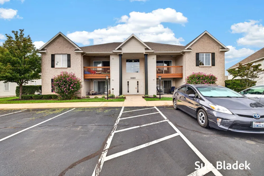 3089 E Crystal Waters Drive #8 Holland, MI 49424