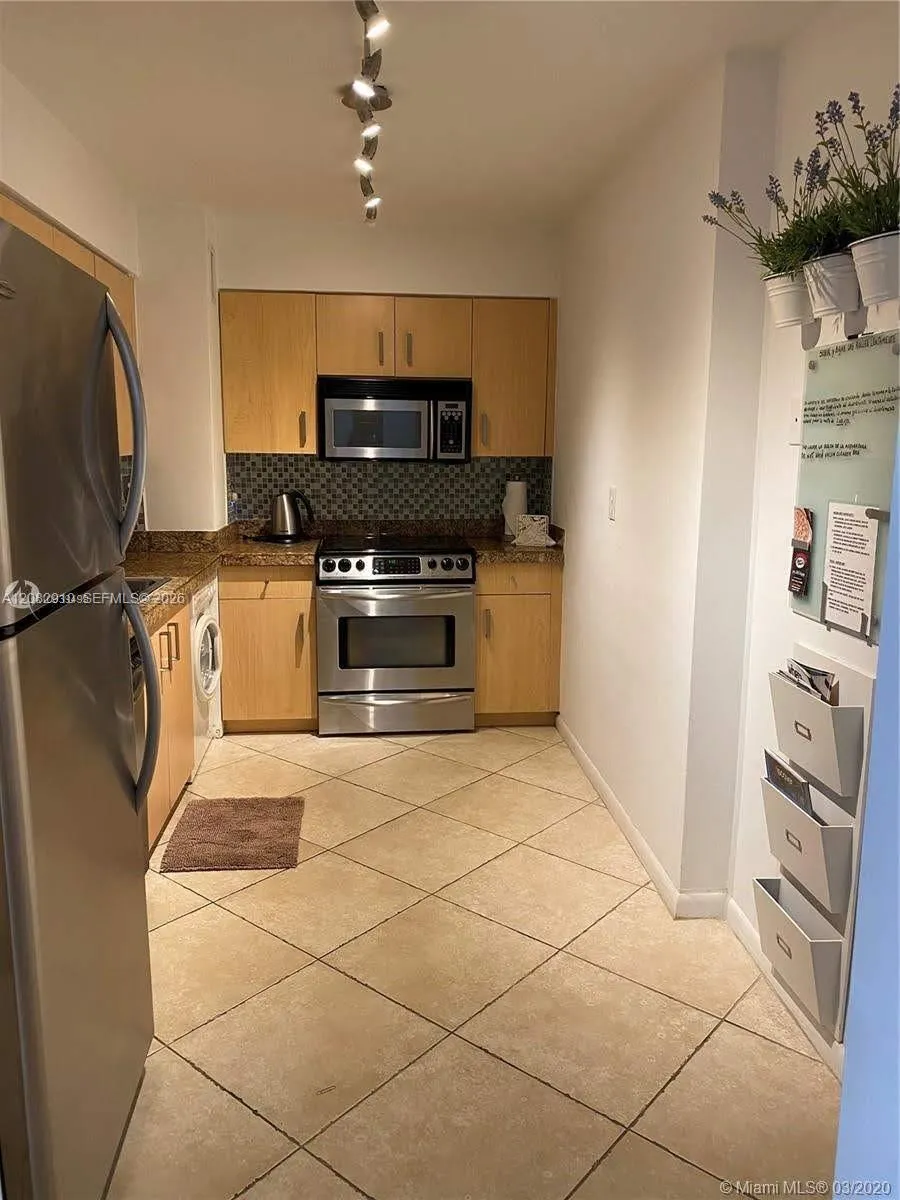 9195 Collins Ave #414 Surfside, FL 33154