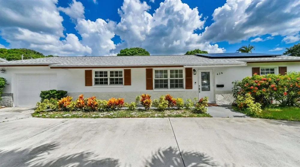 428 ALEMEDA DRIVE Palm Springs, FL 33461