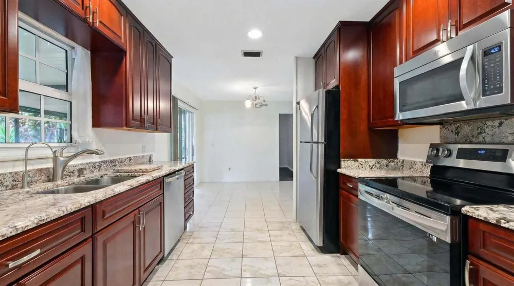 428 ALEMEDA DRIVE Palm Springs, FL 33461