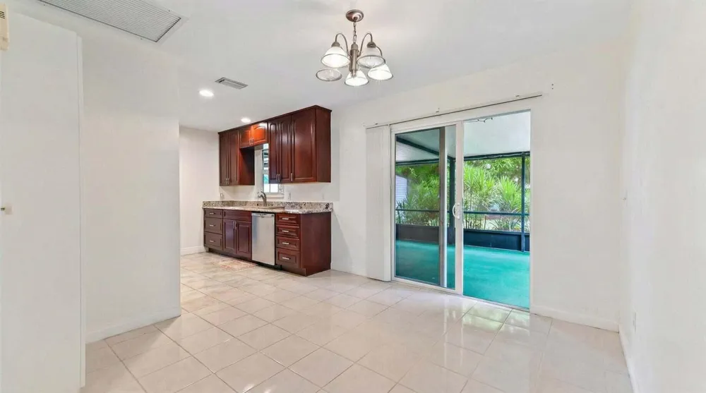 428 ALEMEDA DRIVE Palm Springs, FL 33461