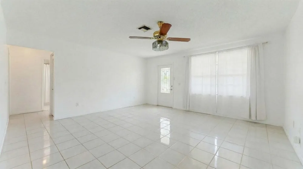 428 ALEMEDA DRIVE Palm Springs, FL 33461