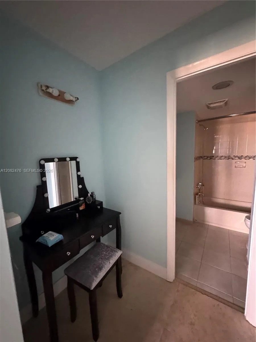 3545 NE 166th St #703 North Miami Beach, FL 33160