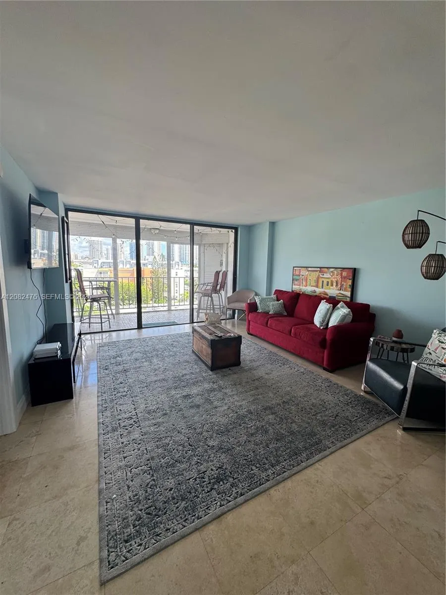 3545 NE 166th St #703 North Miami Beach, FL 33160