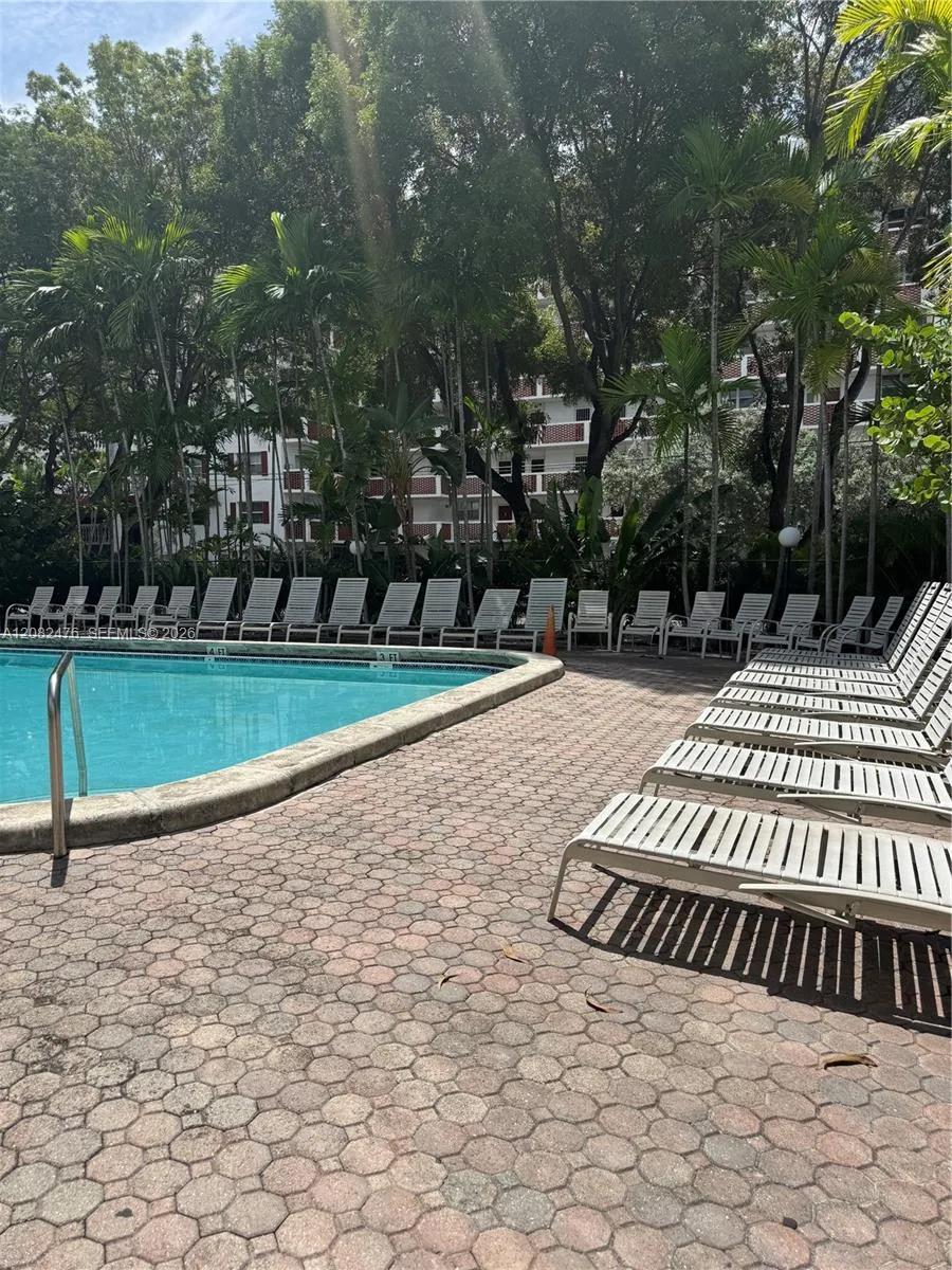 3545 NE 166th St #703 North Miami Beach, FL 33160