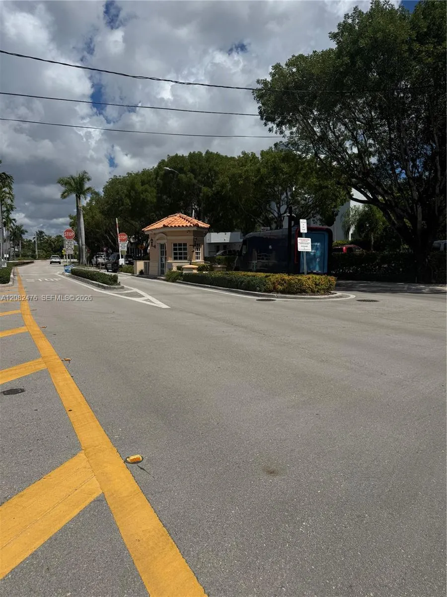 3545 NE 166th St #703 North Miami Beach, FL 33160