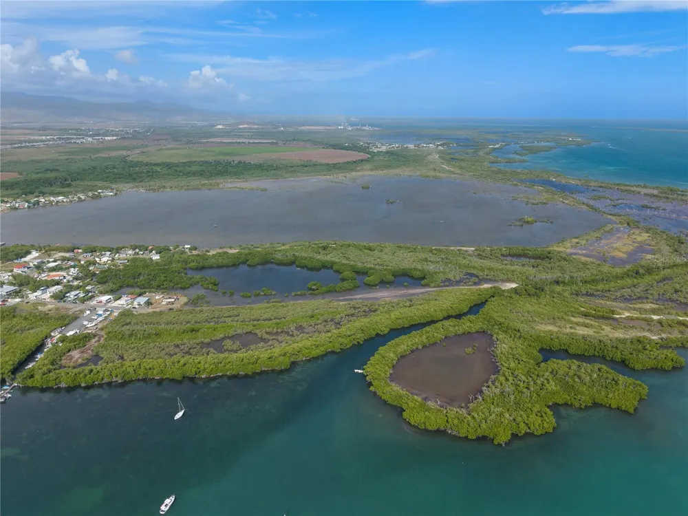 Km. 12.2 BARRIO AGUIRRE Salinas, PR 00751