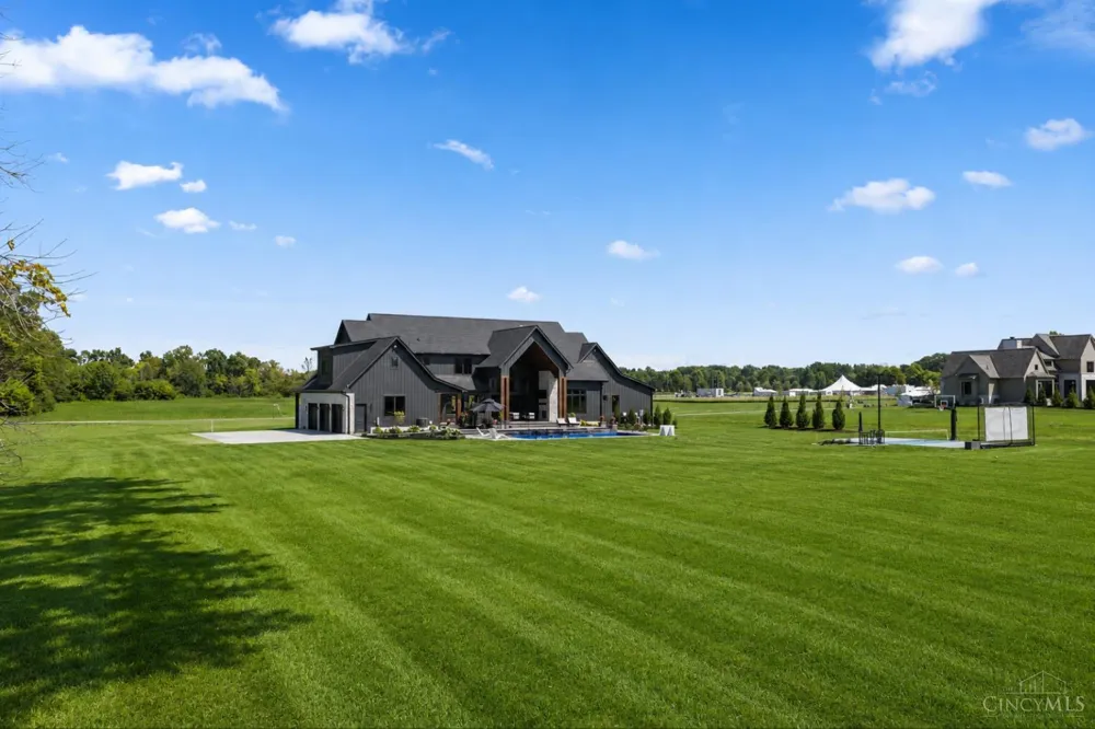 9870 Christian Court Hamilton, OH 45140