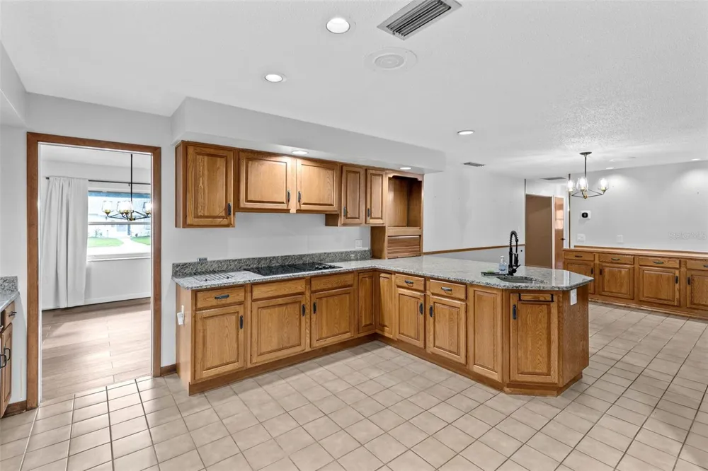 2215 BRADFORD COURT Orlando, FL 32806