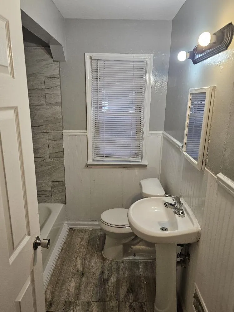 16562 Appoline Detroit City, MI 48235