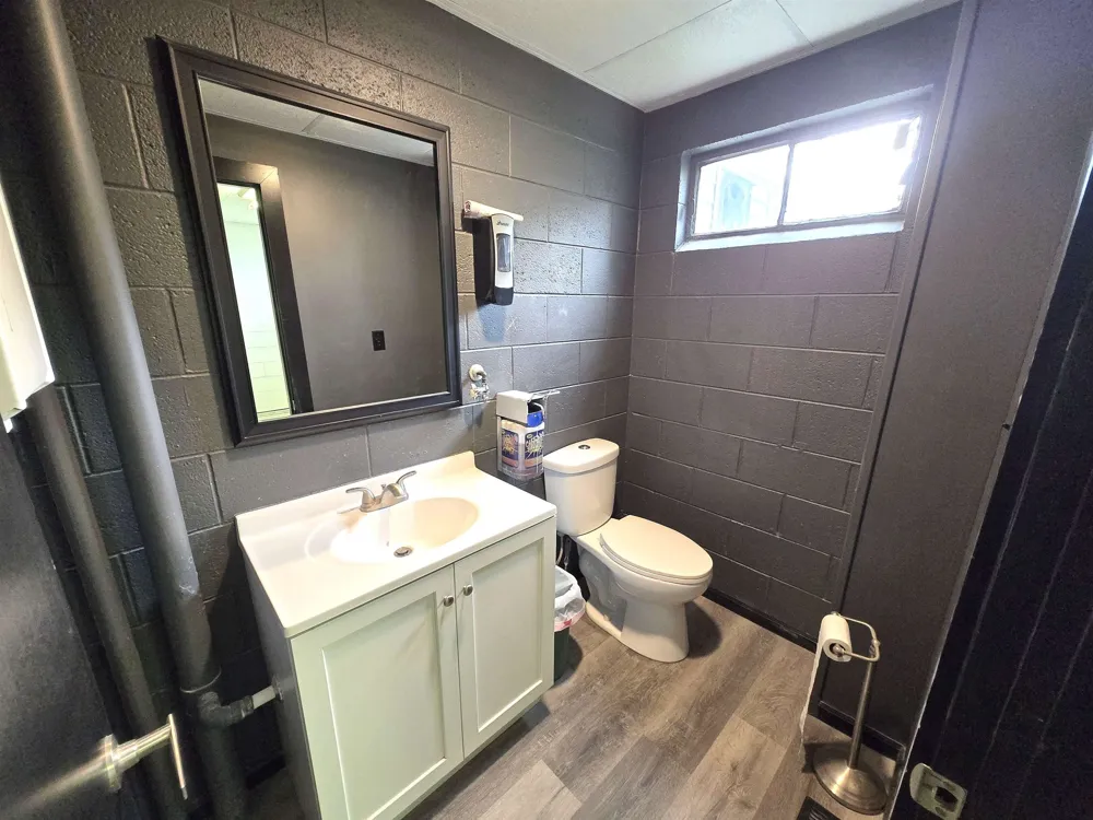4356 S Saginaw Street Burton City, MI 48529