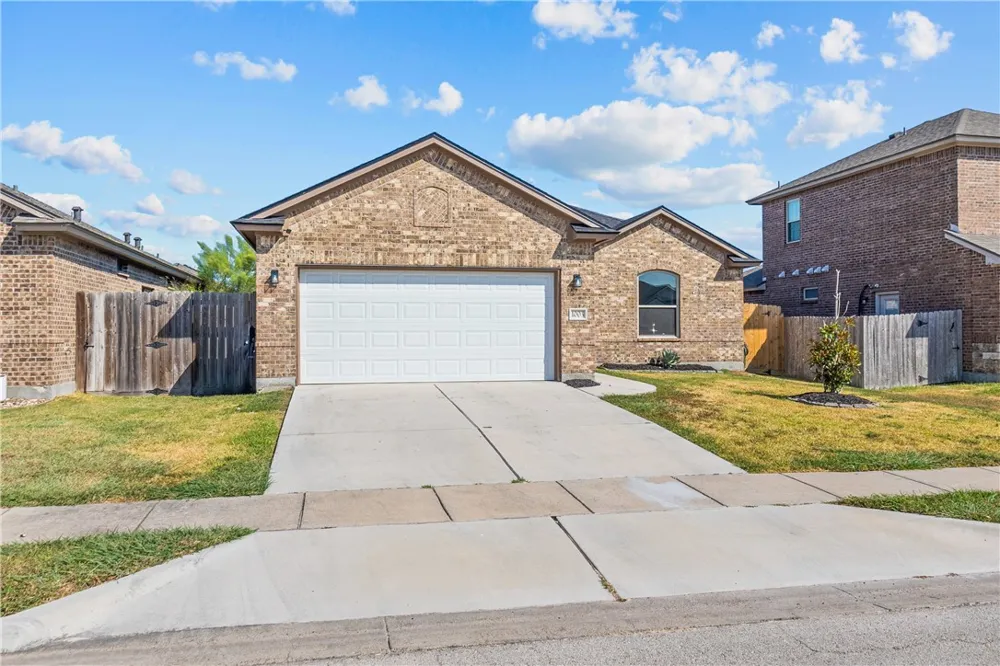 1003 Pasadena Street Portland, TX 78374