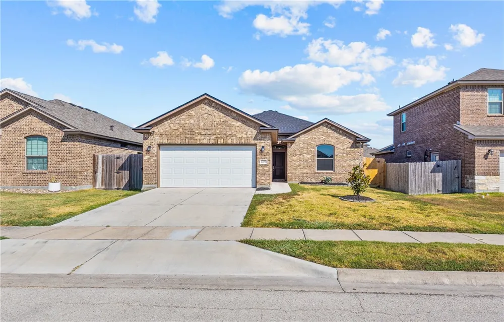 1003 Pasadena Street Portland, TX 78374