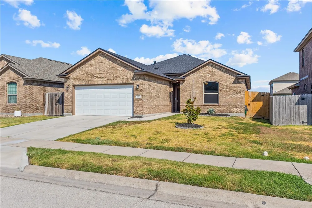 1003 Pasadena Street Portland, TX 78374