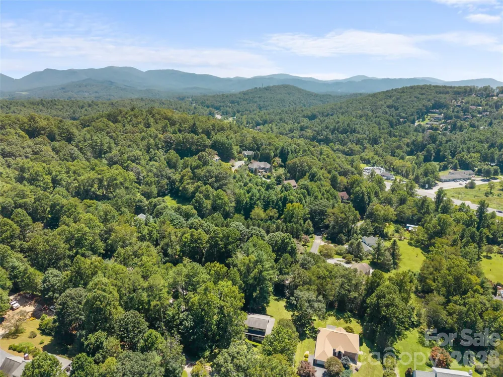 121 Churchill Downs Drive Fairview, NC 28730