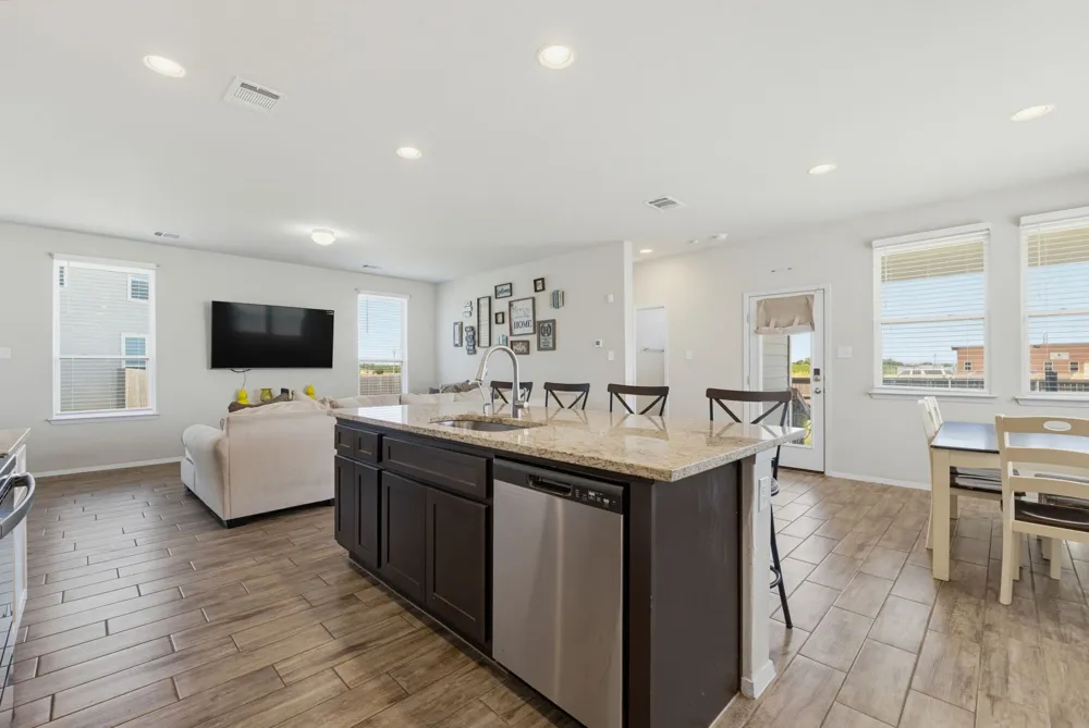 120 Blue Agate Court Jarrell, TX 76537