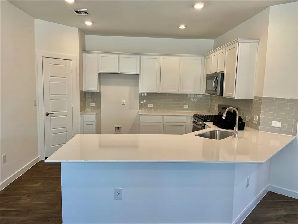 3025 Egan Drive Pflugerville, TX 78660