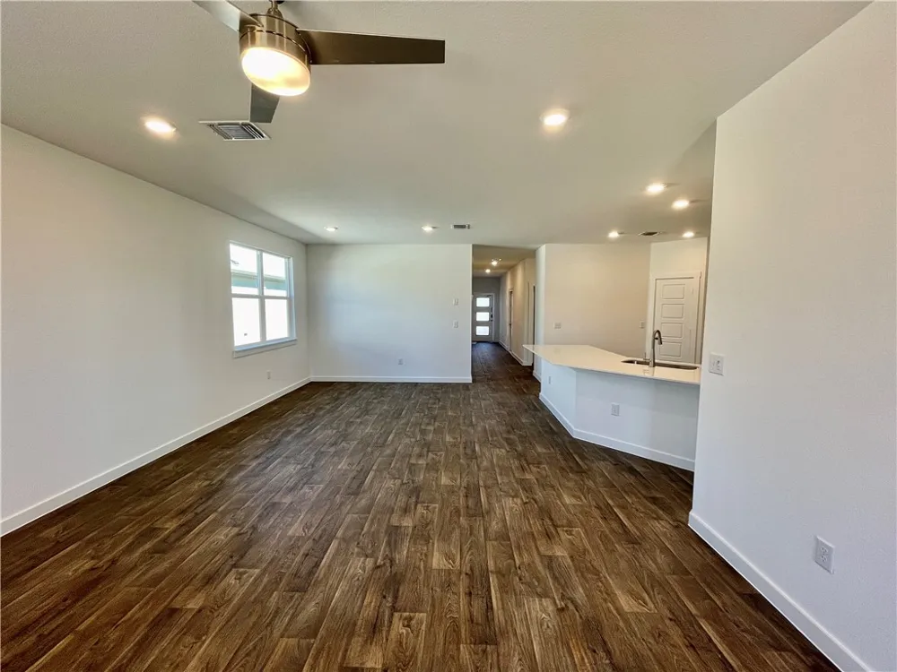 3025 Egan Drive Pflugerville, TX 78660