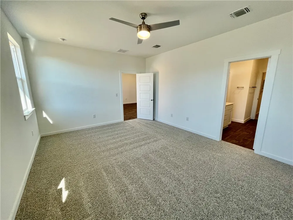 3025 Egan Drive Pflugerville, TX 78660