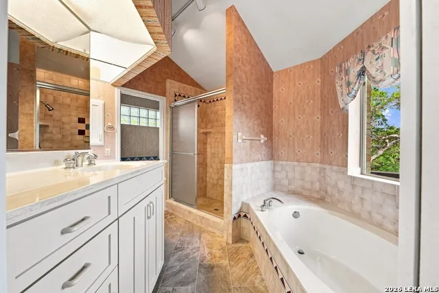 20623 HELOTES CREEK RD Helotes, TX 78023