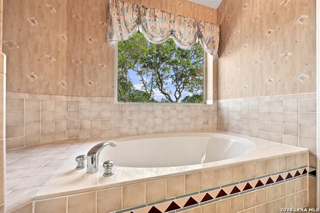 20623 HELOTES CREEK RD Helotes, TX 78023