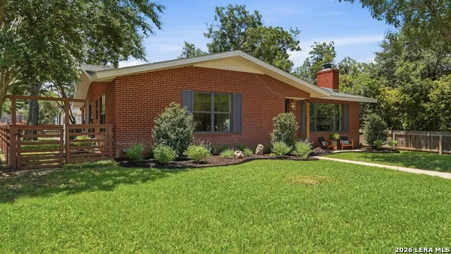 596 WILLOW AVE New Braunfels, TX 78130