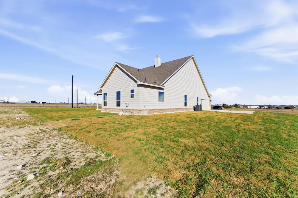 1030 County Road 200 Valley View, TX 76272