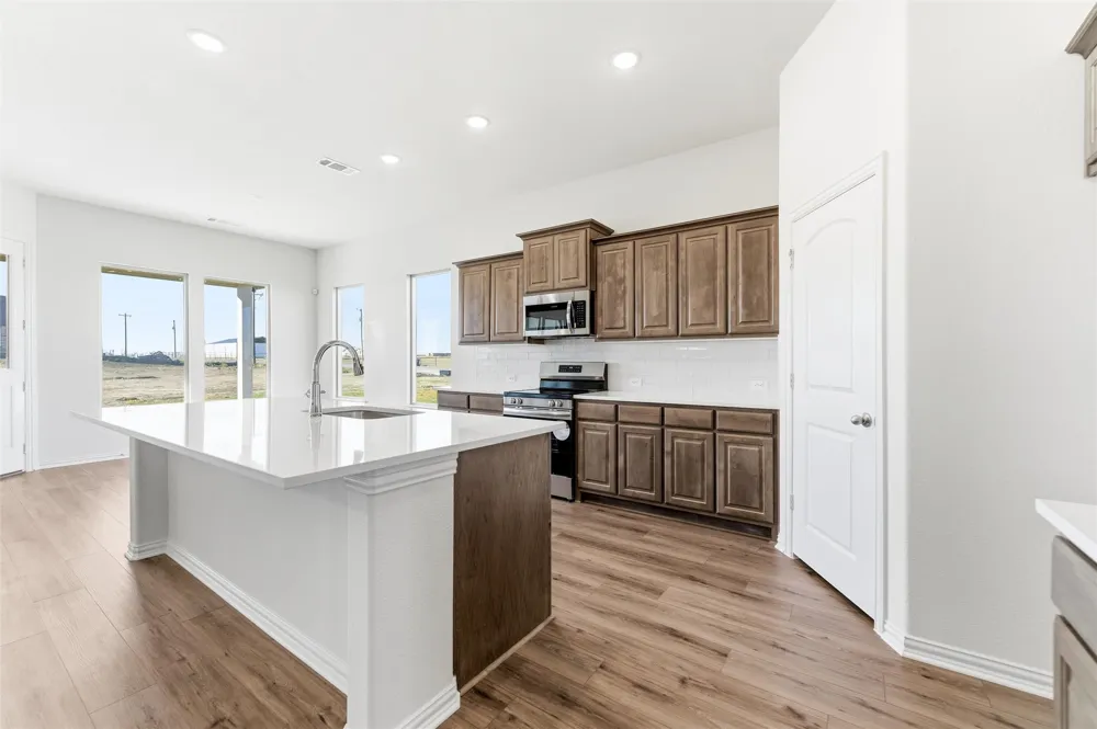 1030 County Road 200 Valley View, TX 76272