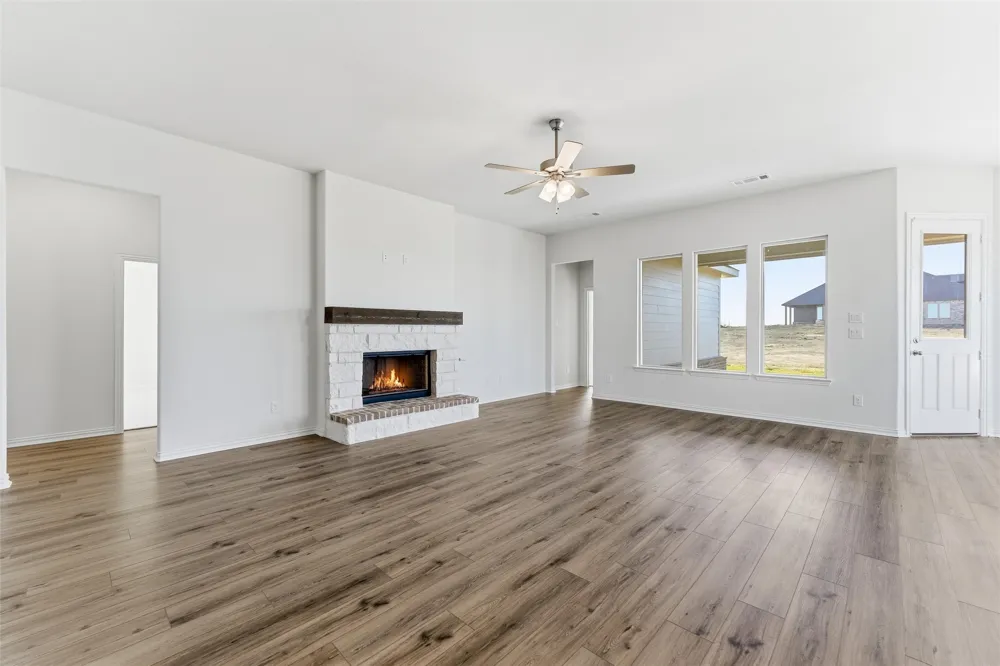 1030 County Road 200 Valley View, TX 76272