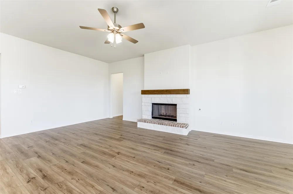 1030 County Road 200 Valley View, TX 76272