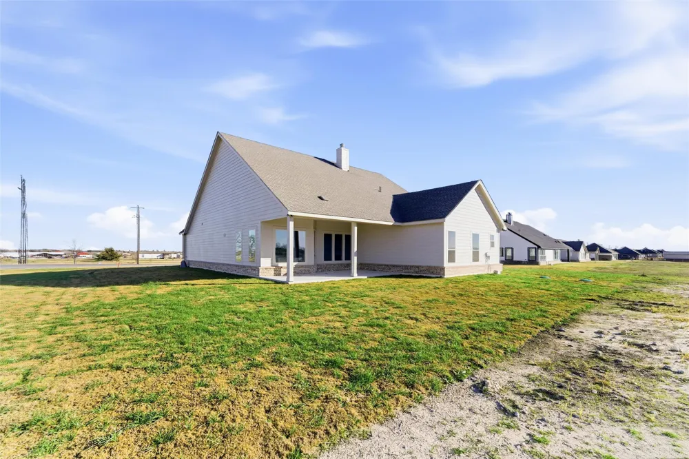 1030 County Road 200 Valley View, TX 76272