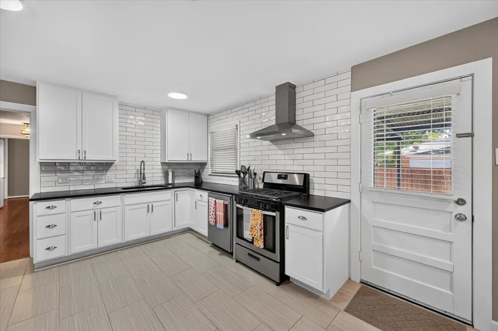 11214 Sinclair Avenue Dallas, TX 75218