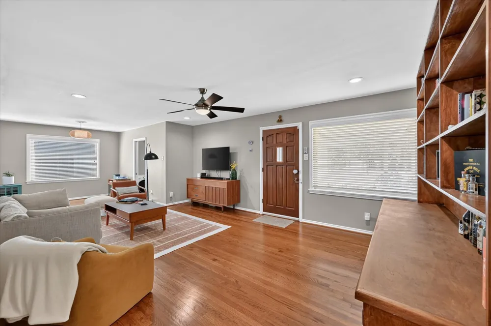 11214 Sinclair Avenue Dallas, TX 75218