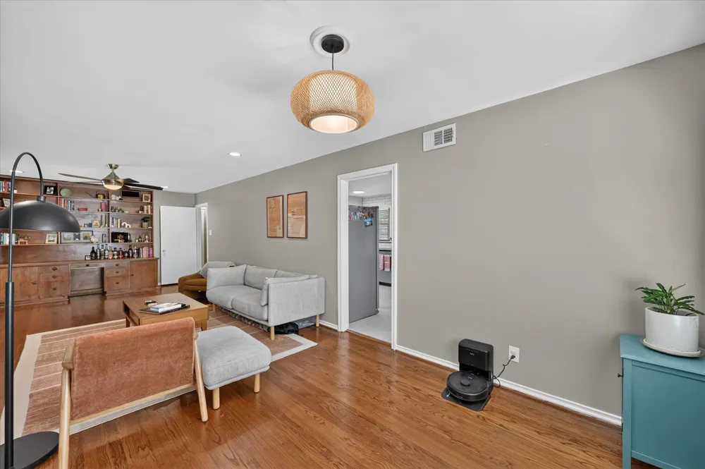 11214 Sinclair Avenue Dallas, TX 75218