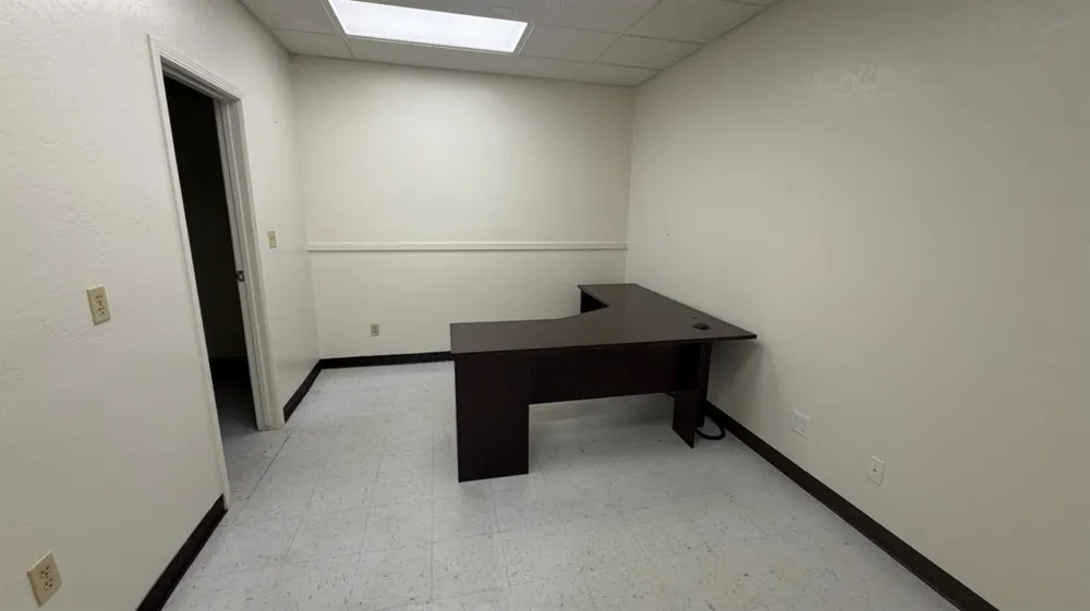 4723 E Olive Avenue Fresno, CA 93702