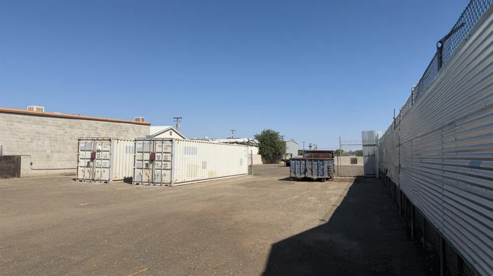 4723 E Olive Avenue Fresno, CA 93702