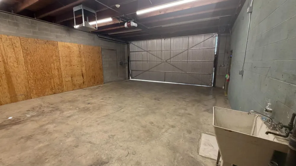 4723 E Olive Avenue Fresno, CA 93702