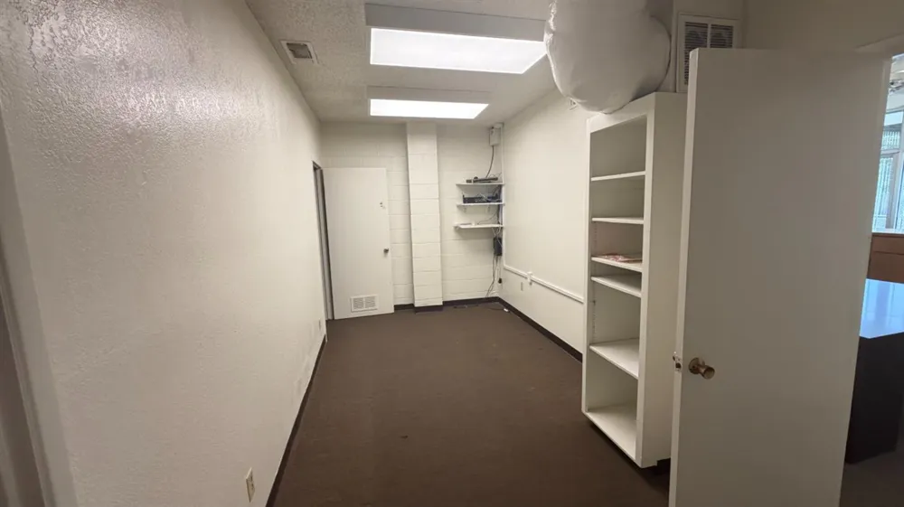 4723 E Olive Avenue Fresno, CA 93702