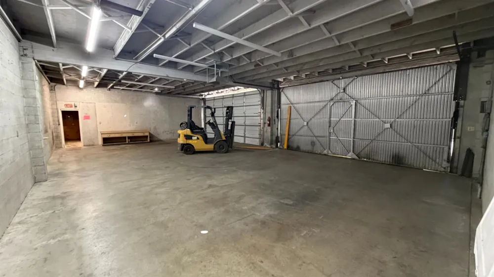 4723 E Olive Avenue Fresno, CA 93702