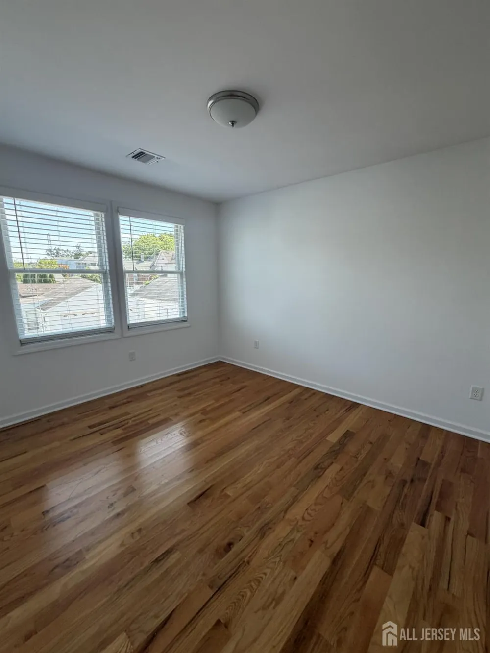 16 E Kupshe Street #D Sayreville, NJ 08872