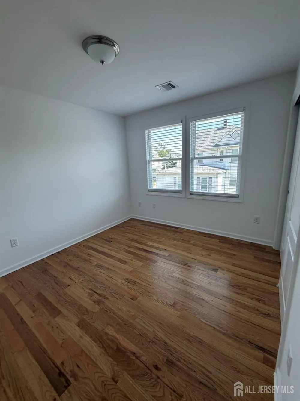 16 E Kupshe Street #D Sayreville, NJ 08872