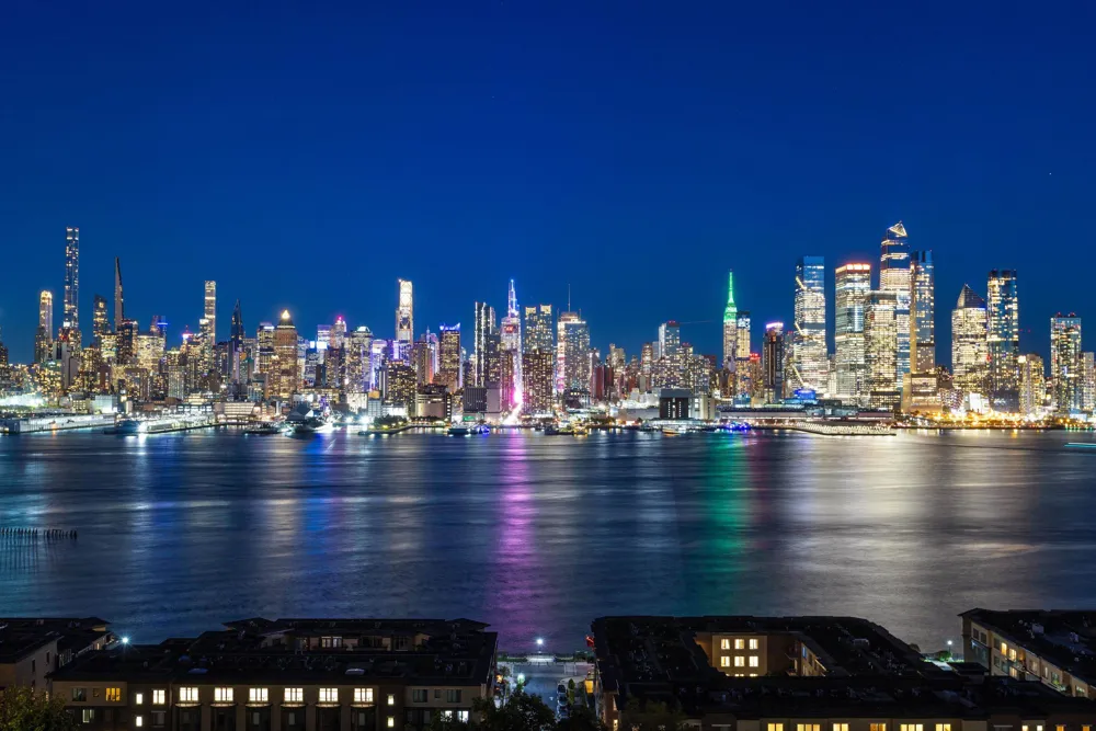 58 KING AVE Weehawken, NJ 07086