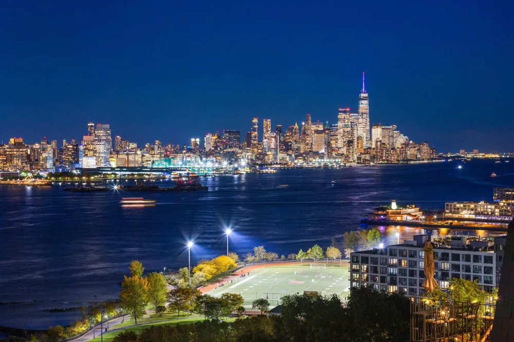 58 KING AVE Weehawken, NJ 07086