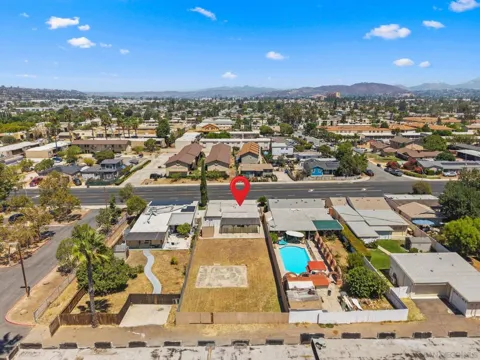 317 W Chase Ave W