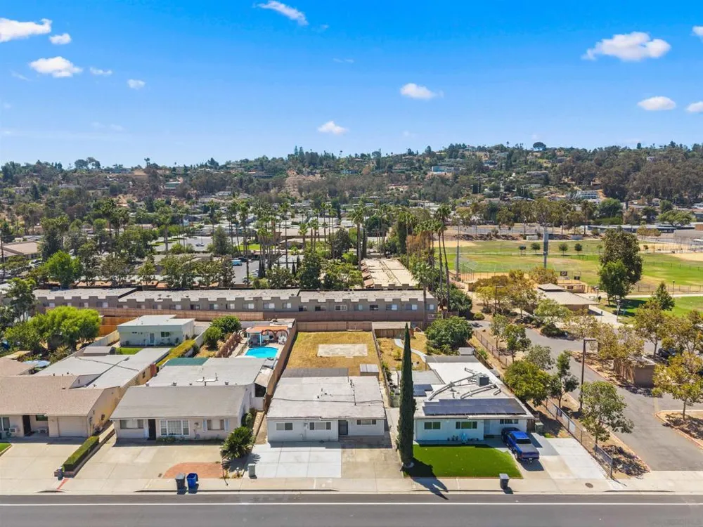 317 W Chase Ave W El Cajon, CA 92020