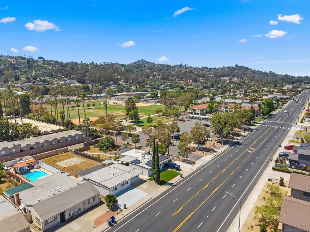 317 W Chase Ave W El Cajon, CA 92020