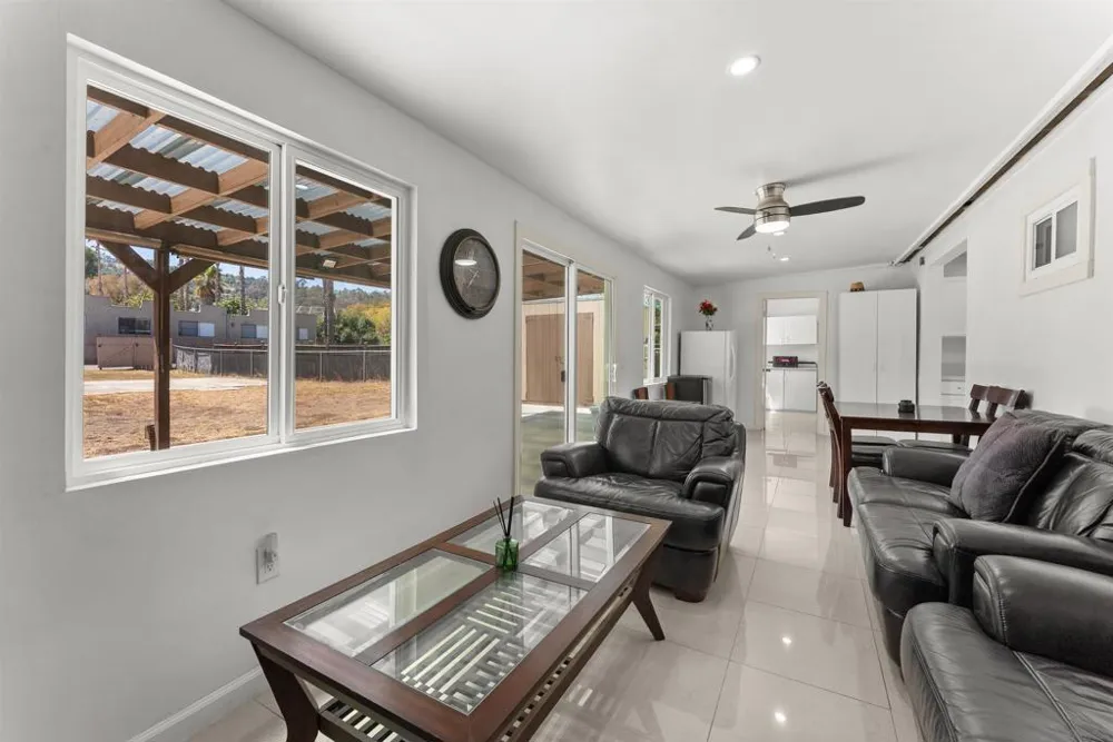 317 W Chase Ave W El Cajon, CA 92020
